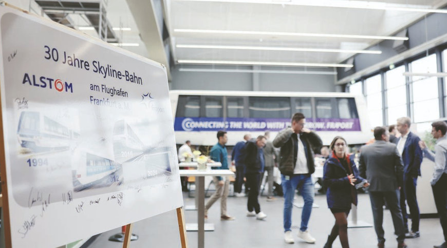Alstom und Flughafenbetreiber Fraport feiern 30 Jahre Sky Line-Bahn am Airport Frankfurt